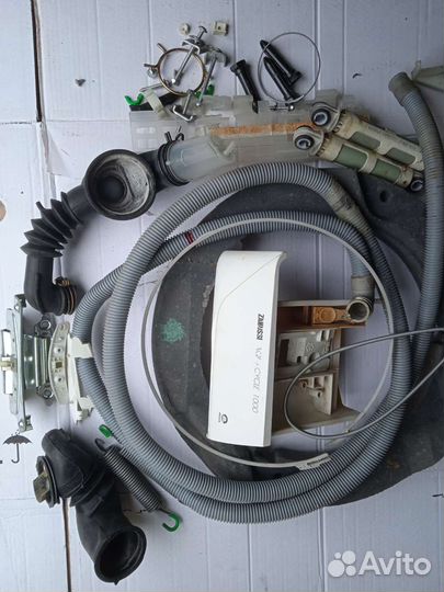 Стиральная машина на запчасти zanussi