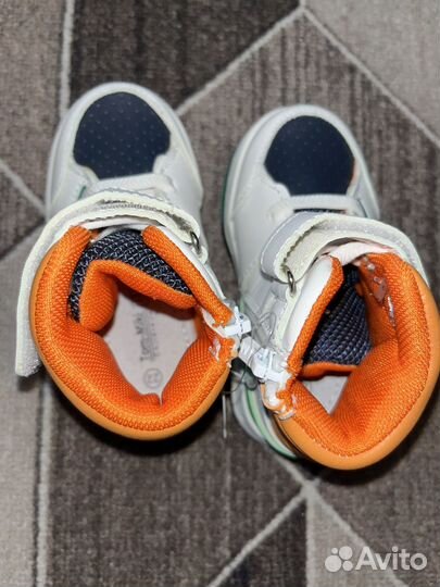 Новые кроссовки 22