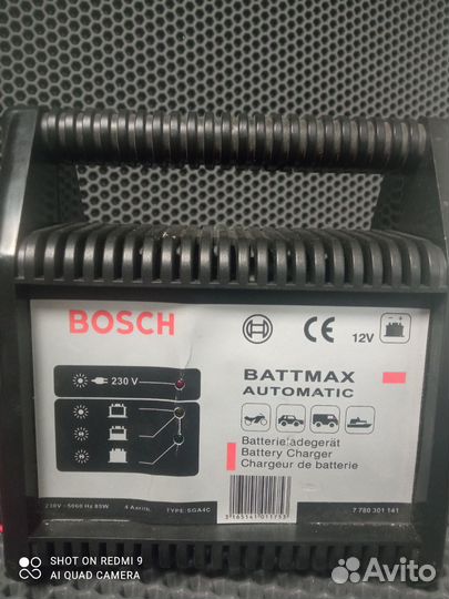 Автомобильное зарядное устройство Bosch 12В(М32)
