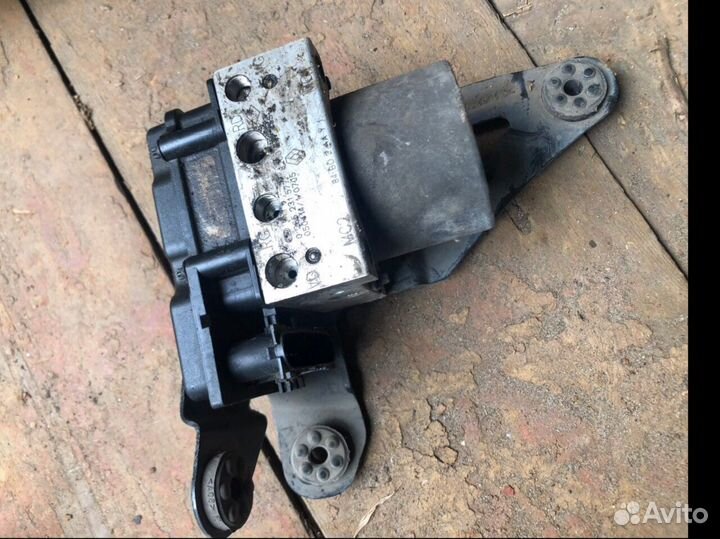 Блок ABS на Рено Меган 2