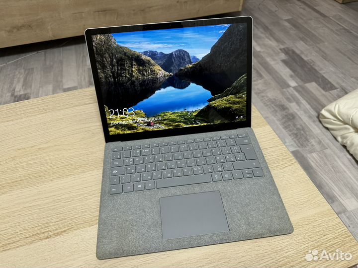 Microsoft Surface Laptop 2 (сенсорный 2к 13.5