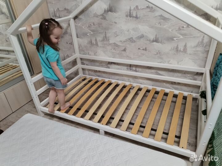 Детская кровать домик с матрасом