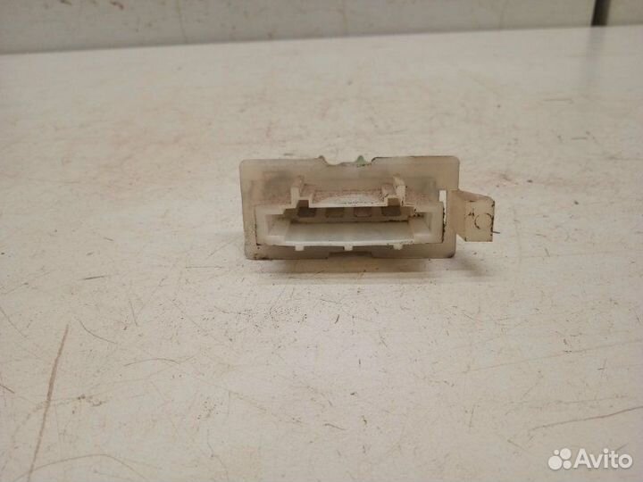 Резистор отопителя Renault Logan 2 1.6 2017