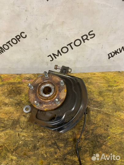 Кулак поворотный левый ступица Peugeot 3008