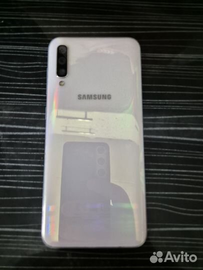 Samsung Galaxy A50, 4/64 ГБ