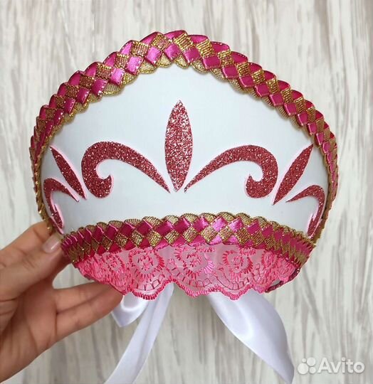 Кокошник белый