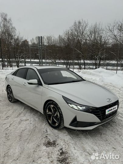 Hyundai Elantra 1.5 CVT, 2022, 74 000 км