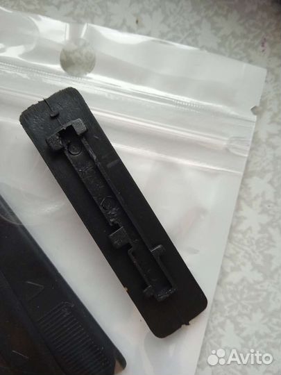 Заглушка молдинга крыши Mazda 3 BK, новая