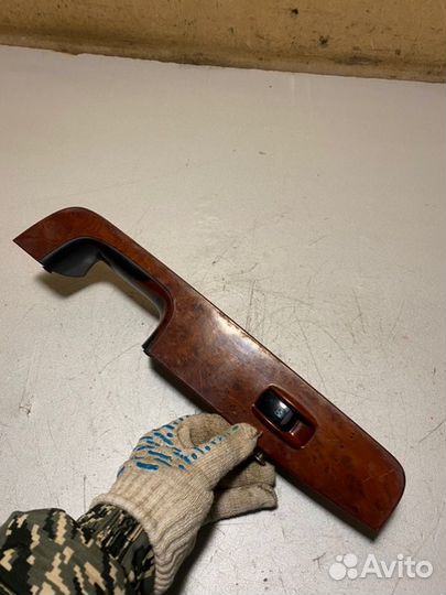 Кнопка стеклоподъемника передняя правая Hyundai