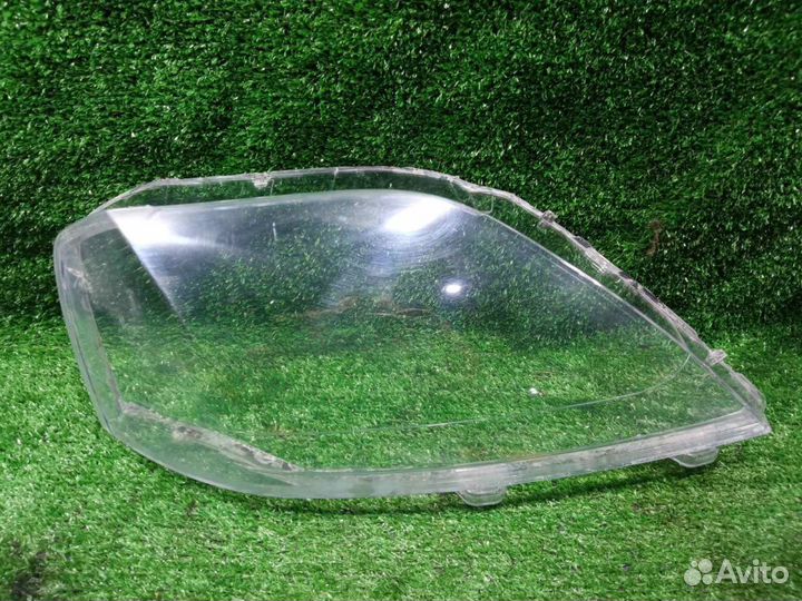 Стекло фары Logan (05-08) R б\у