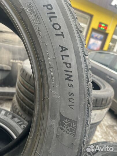 Michelin Pilot Alpin 5 SUV 325/40 R22 и 285/45 R22