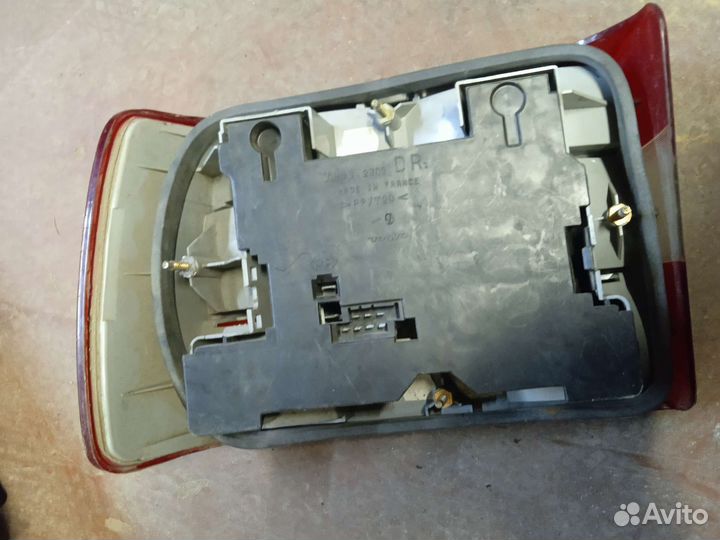 Задний фонарь Вольво 850