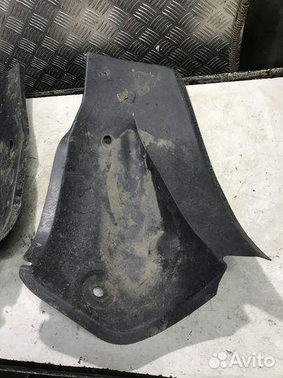 Подкрылок задний Renault Logan