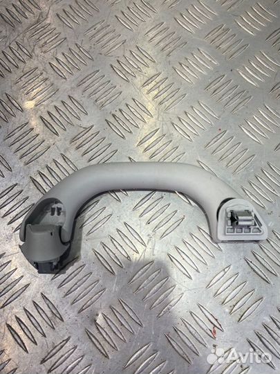 Ручка внутренняя потолочная передняя Skoda Octavia