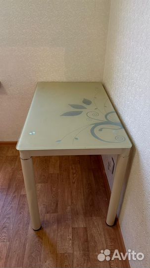 Кухонный стол