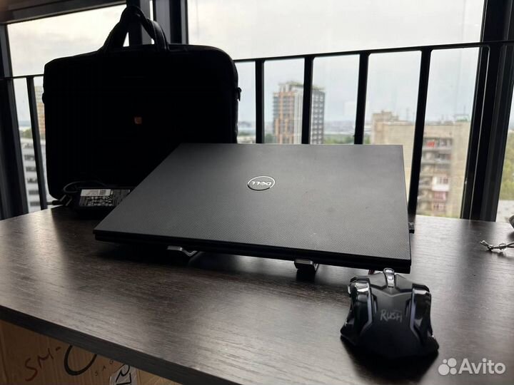 Ноутбук dell inspiron 15 отличное состояние 10/10