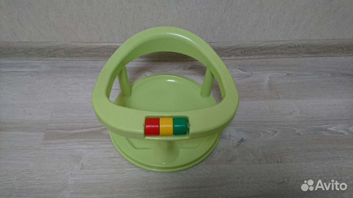 Стульчик для купания ребенка на присосках