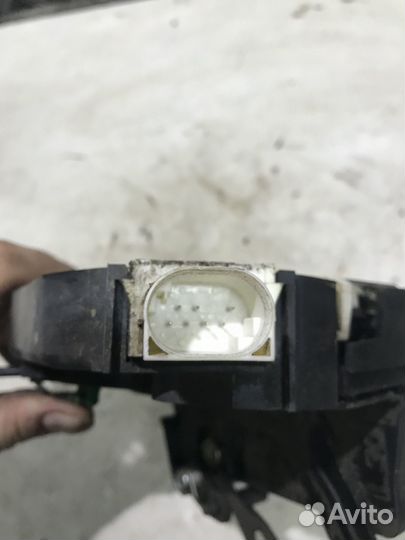 Замок задний правый Land Rover Range Rover 3