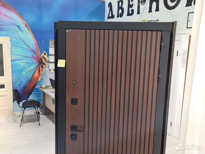 Дверь входная металлическая новая