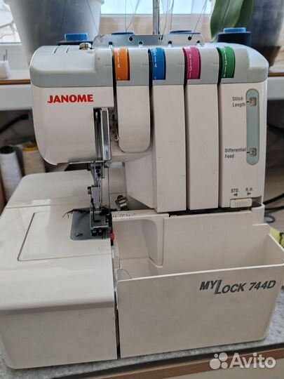 Оверлок Janome бу