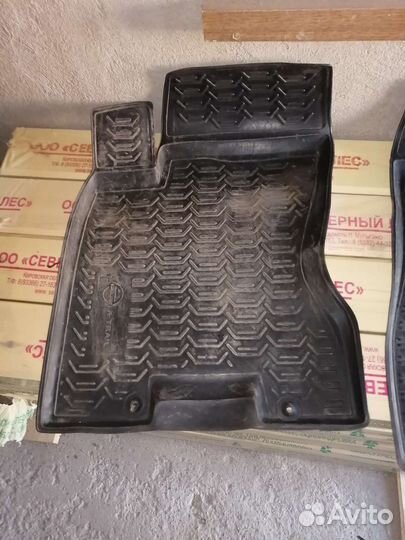 Автомобильные коврики резиновые