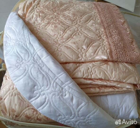 Покрывало на кровать новое
