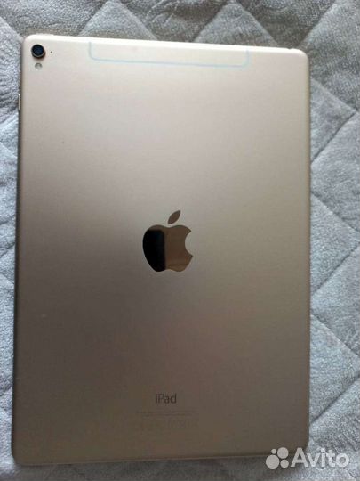 iPad pro 32 Гб золотой