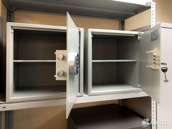 Сейф металлический