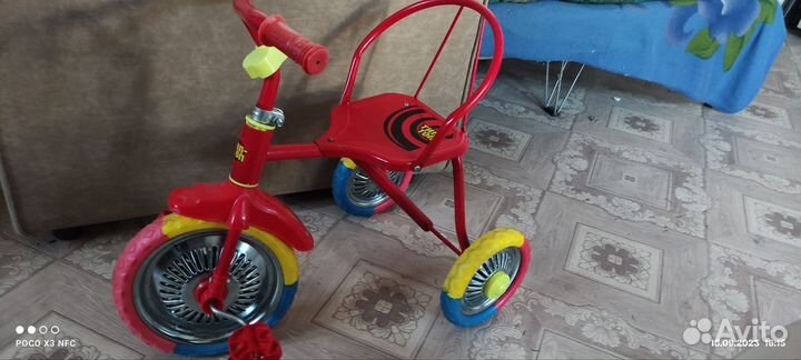 Трехколесный велосипед