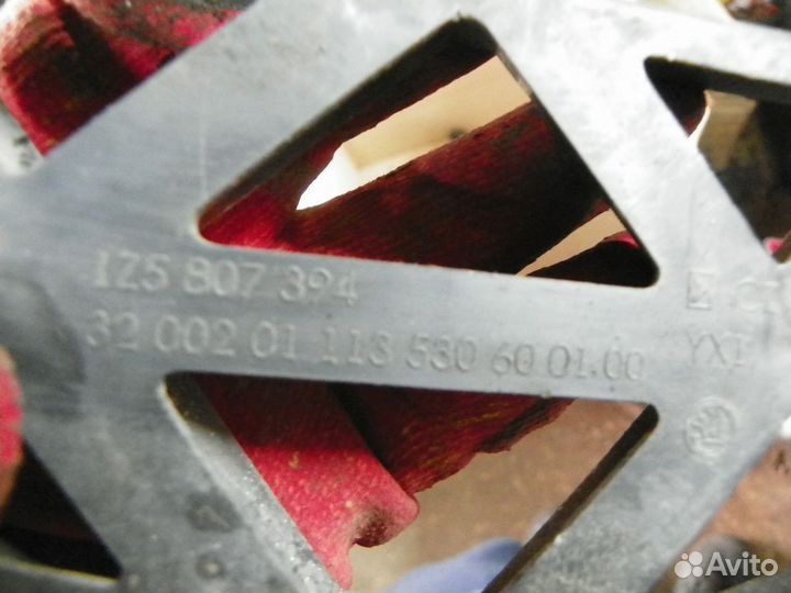 Направляющая заднего бампера Skoda Octavia