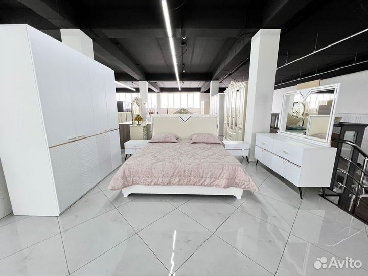 Спальный гарнитур Марта