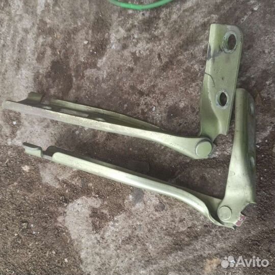 Петли капота Ford Fiesta MK5