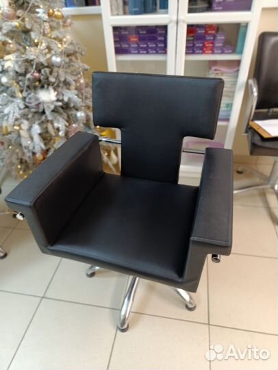 Парикмахерское кресло бу