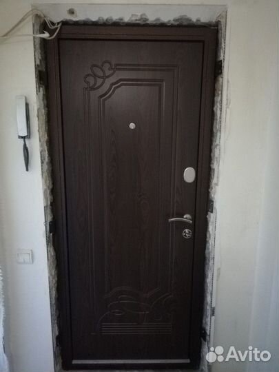 Дверь новая