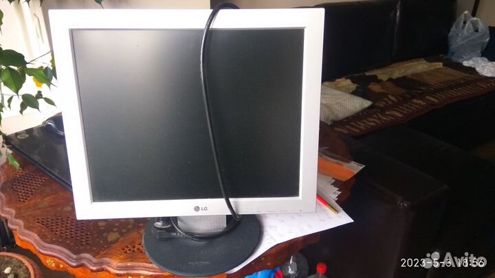 Продам монитор LG Fletron