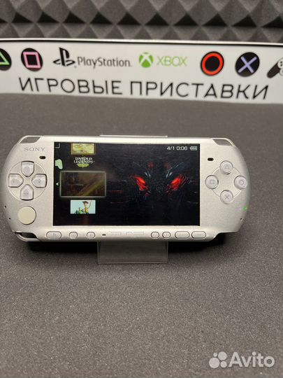Sony PSP 3008 silver прошитая 95 игр + 64гб