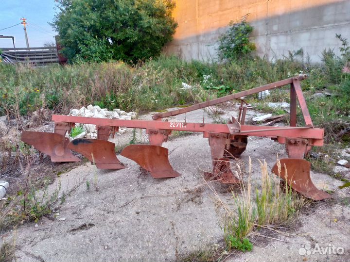 Плуг 5 корпусов