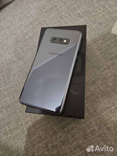 Samsung Galaxy S10e, 6/128 ГБ