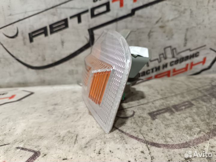 Габарит toyota sprinter AE110 AE111 AE114 CE110 CE113 CE114 CE116 EE111 12418 правый 1 модель 815101