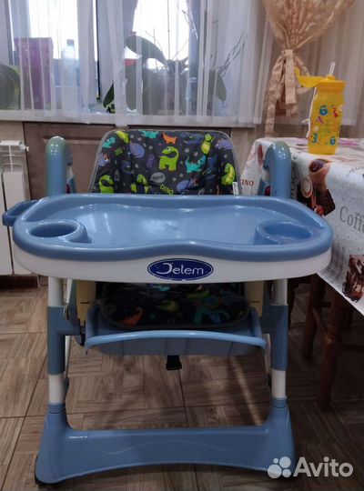 Детский стульчик для кормления