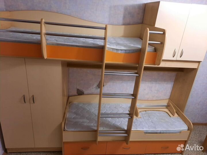 Детская мебель,2 ярусная кровать,шкафы