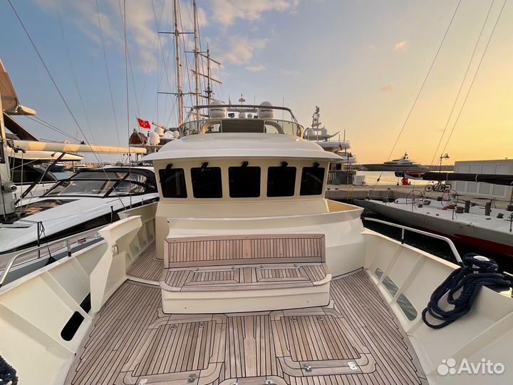 Моторная яхта DE Alm Delfino 60