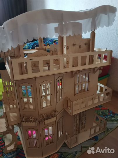 Домик кукольный