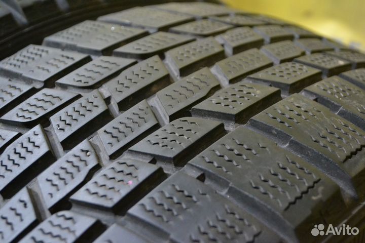 Goodyear Ice Navi 6 215/45 R17