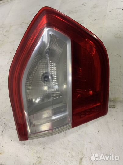 Фонарь в крышку багажника Renault Fluence