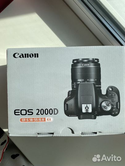 Зеркальный фотоаппарат canon eos 2000d
