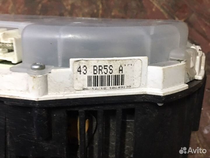 Панель приборов Mazda 3