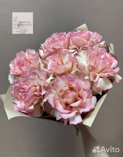 Доставка цветов и букетов