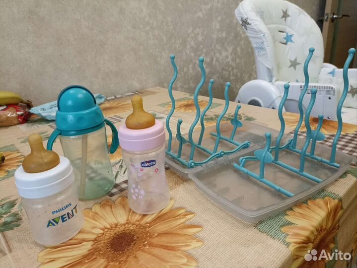 Все для кормления (бутылочки,соски,подогреватель)