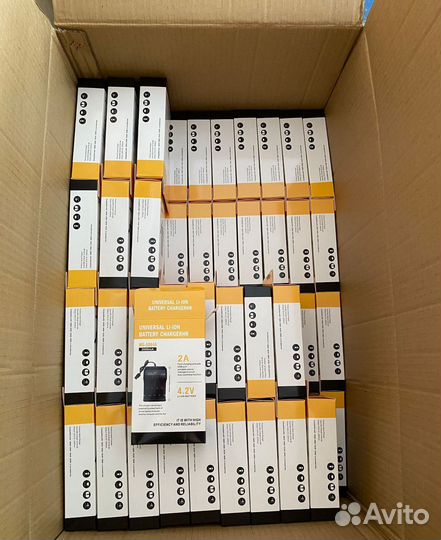 Зарядное устройство для аккумуляторов Li-ion 18650